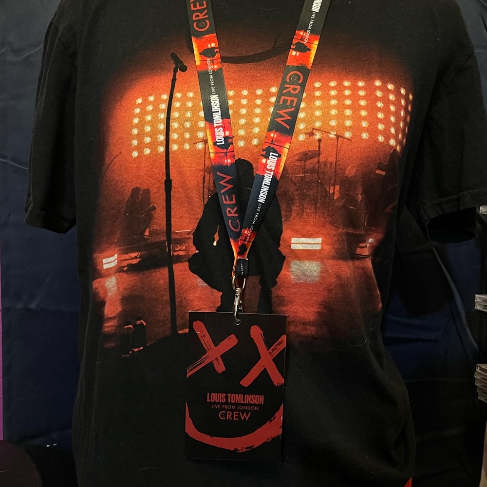louis tomlinson live from london shirt.
